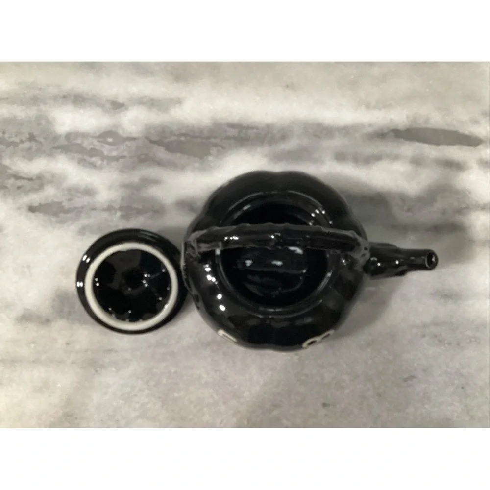 VINTAGE Asian Tea Pot ~ Porcelain Black‎ Chinese
